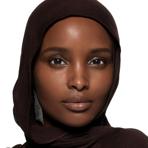 The Foundation Drops with TFC8 Luminous Light Coverage - Victoria Beckham - מייקאפ - 11