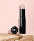 CHANEL BAUME ESSENTIEL Multi-use Glow Stick 8g - editorial
