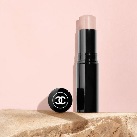 CHANEL BAUME ESSENTIEL Multi-use Glow Stick 8g - editorial