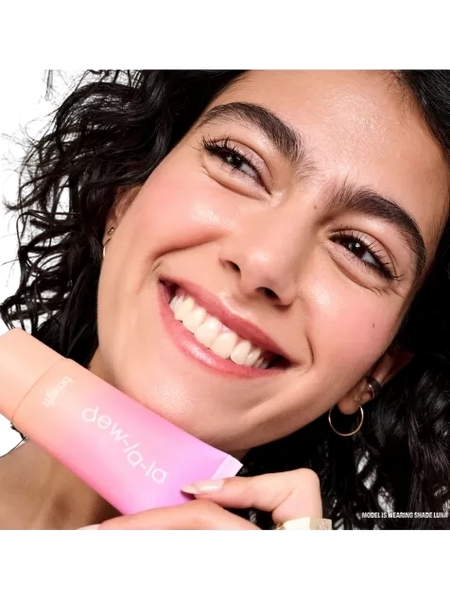 Dew-la-la Liquid Glow highlighter