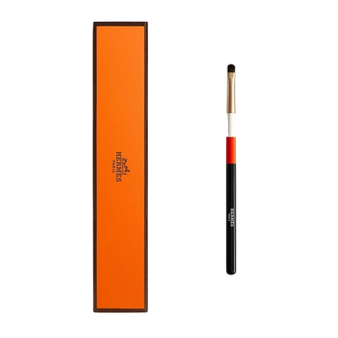 Lip Brush, Le Contour