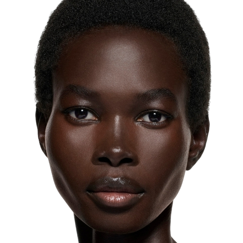 The Foundation Drops with TFC8 Luminous Light Coverage - Victoria Beckham - מייקאפ - 2