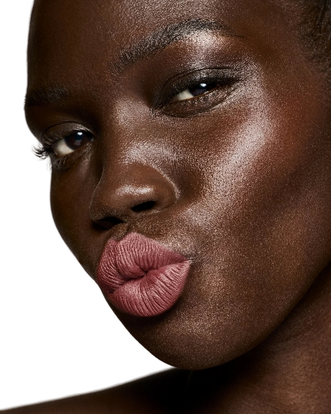 Stunna Lip Paint Longwear Fluid Lip Color