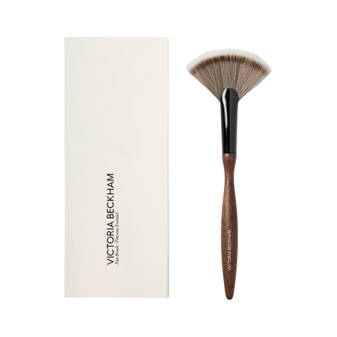 Victoria Beckham Beauty 14 Fan Brush - 2