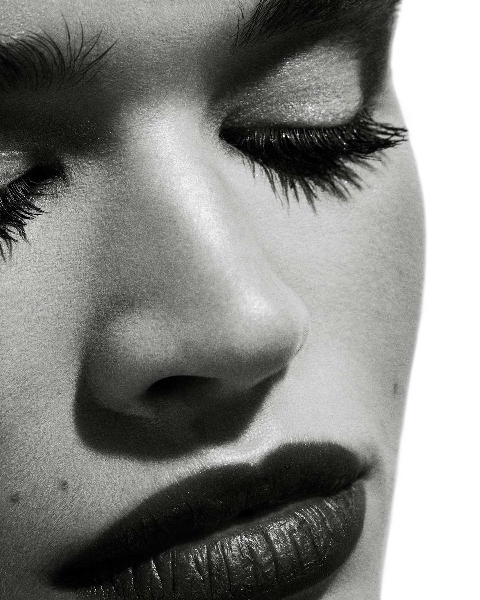 Full Frontal Volume, Lift & Curl Mascara