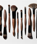Victoria Beckham Beauty 22 Define & Line Brush